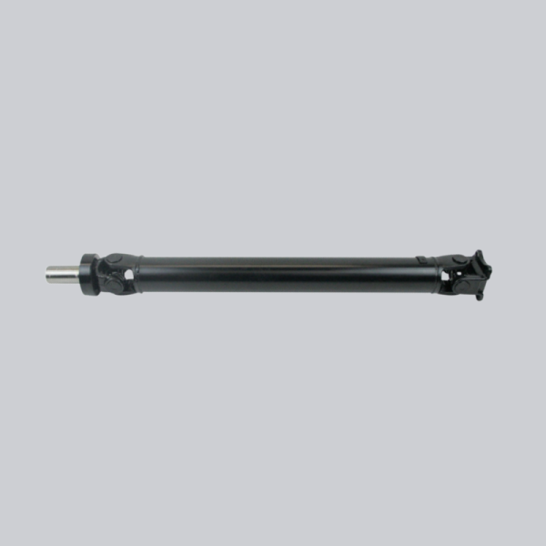 Mitsubishi L200 PropShaft with references MN168570 and 3401A317. Its a new propshaft, with one year warranty.